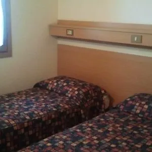 Tahiti Camping And Thermae Bungalow Park Hotel